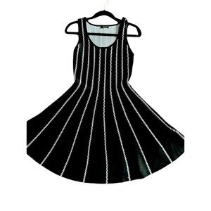 Soloiste Black White Knit Striped Stretch‎ Sleeveless Dress Size Small Midi
